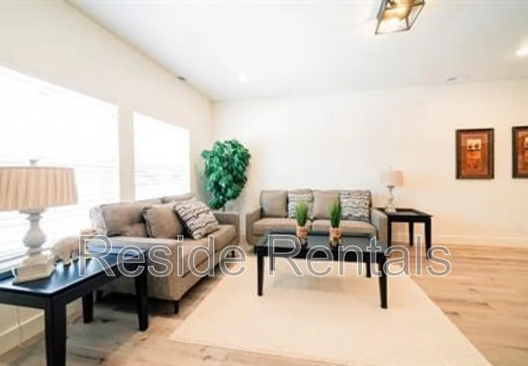 254 N Spring Creek Pkwy #4 — Photo 3