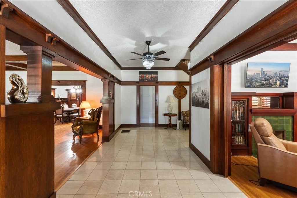 2167 W 20th St, Los Angeles, CA - More