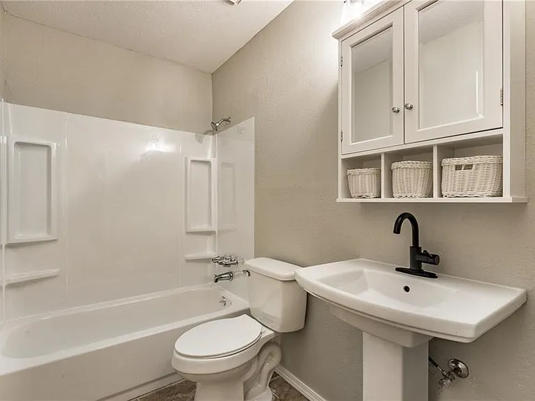 12308 SW 14th St — Photo 11