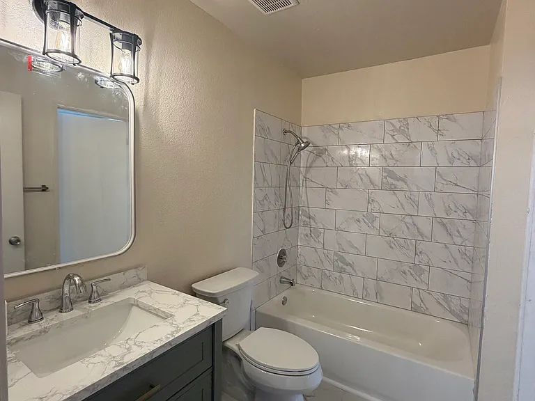1930 Manor Pl #1 — Photo 15