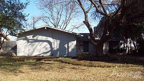 1st image of 1104 Woodland Way