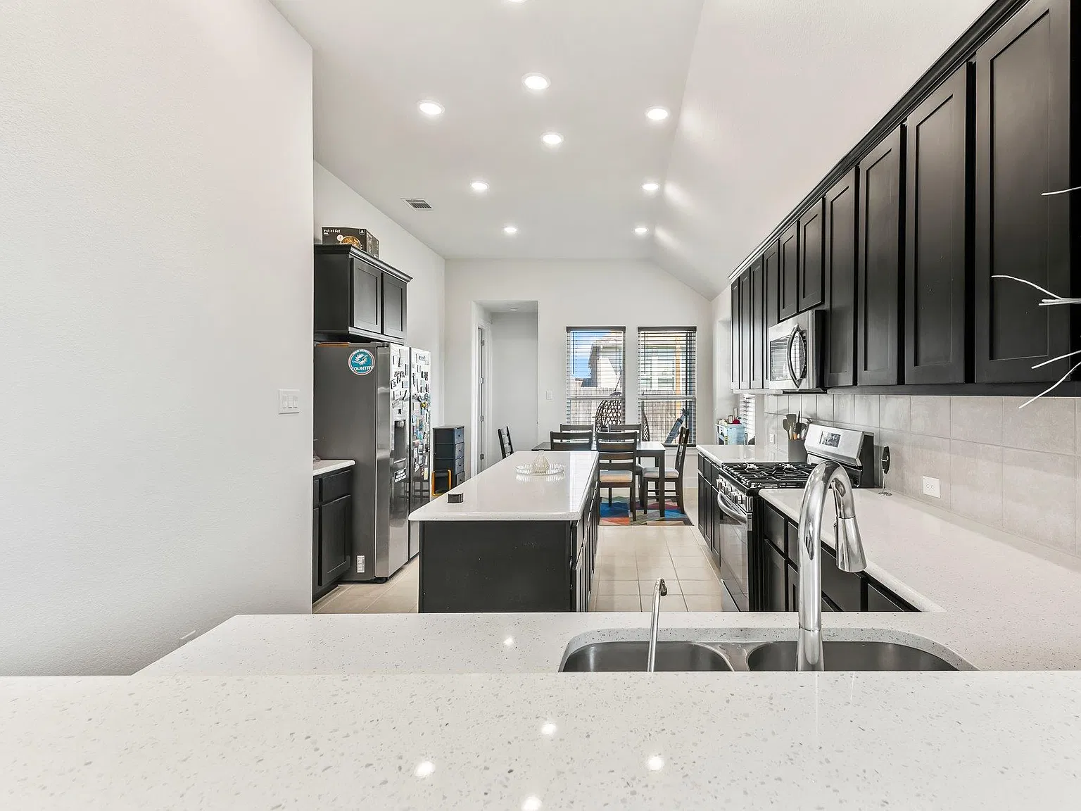 3 bed, 2.0 bath, 1590 sqft, $2,150 — Photo 4