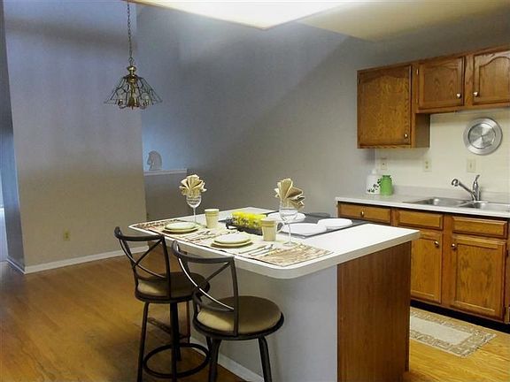 2nd image of 165 Ewing Dr APT B