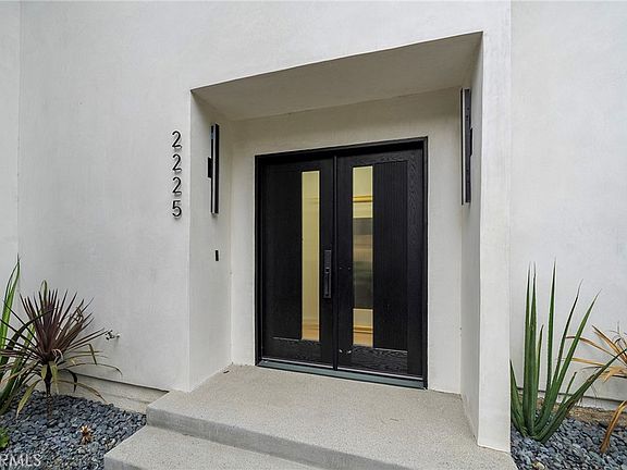 2nd image of 2225 Shoredale Ave