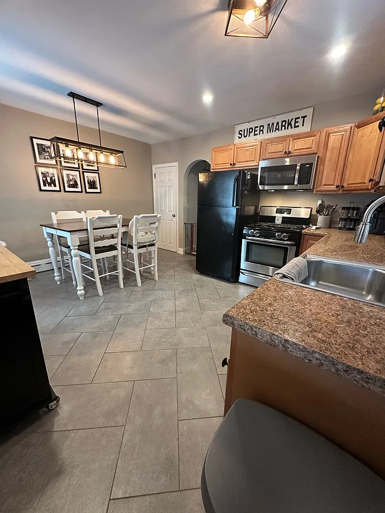 Charming 3-Bedroom Twin Family Home in Ambler — Photo 4