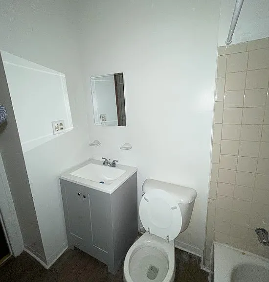 4220 W Girard Ave — Photo 8
