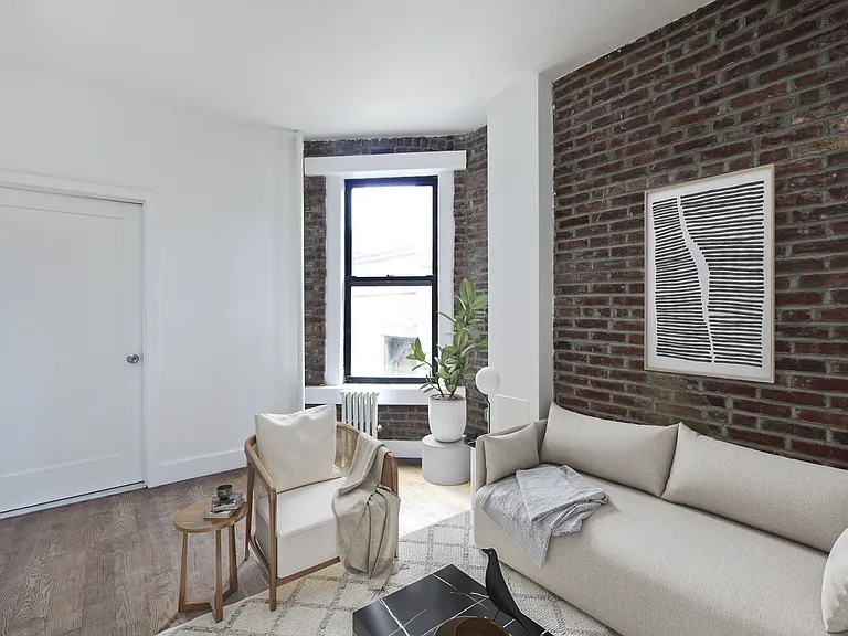 329 E 6th St #15 — Photo 3