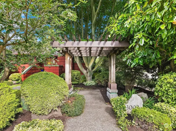3002 34th Avenue W, Seattle, WA 98199