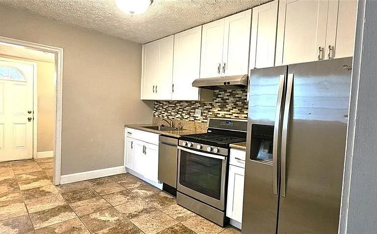 1007 Edie Ave SE — Photo 1