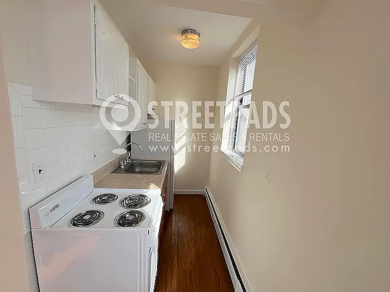 1 bed, 9999 sqft, $2,150 — Photo 3