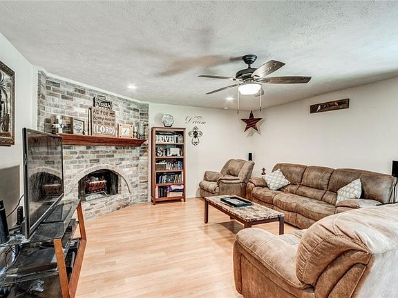 5th image of 6929 Lincolnshire Ln
