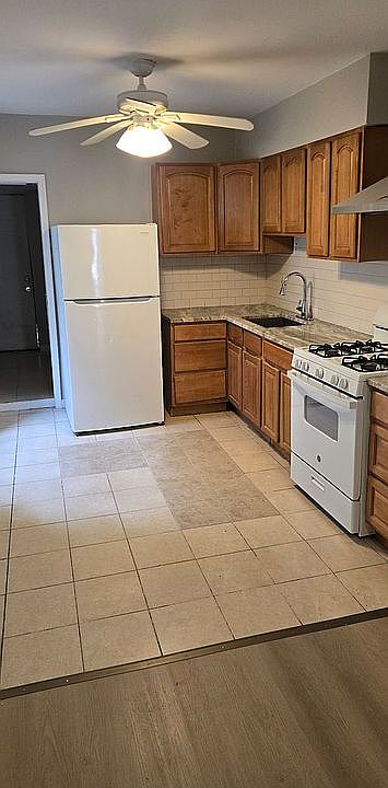 2nd image of 5544 Jefferson St