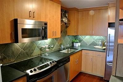 4th image of 2020 N Lincoln Park W APT 24D