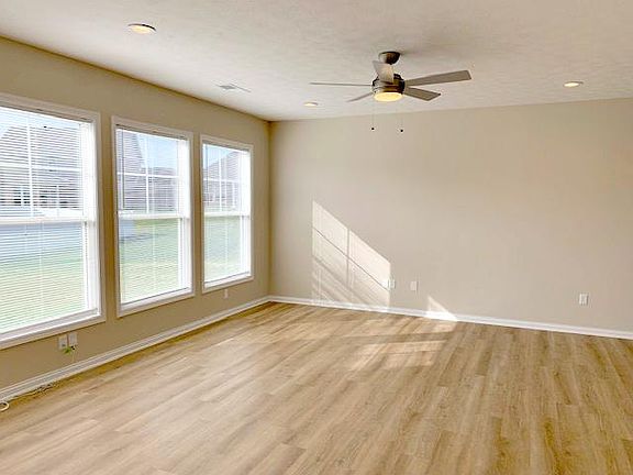 5th image of 5621 Camden Dr