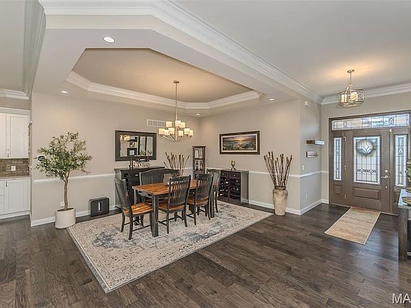 3rd image of 1015 Bellevaux Pl