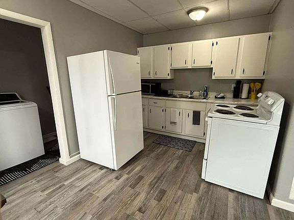 4th image of 9768 New Rd #812