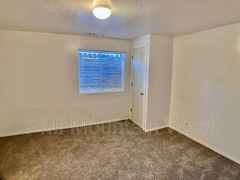 2186 N 1965 E — Photo 24
