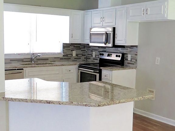 3rd image of 33 Lee Road 2068