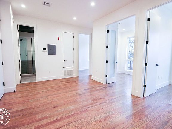 3rd image of 406 Cornelia St APT 4B