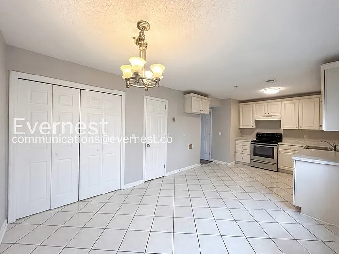 1588 King James Dr — Photo 5