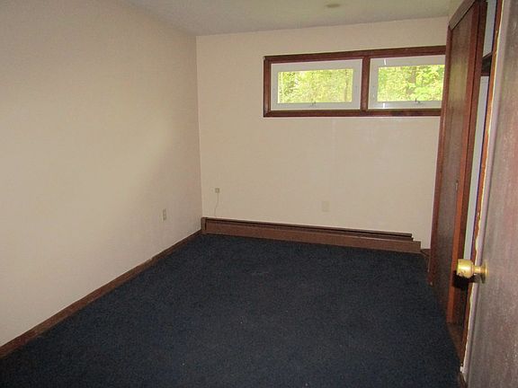 4th image of 714 Superior St