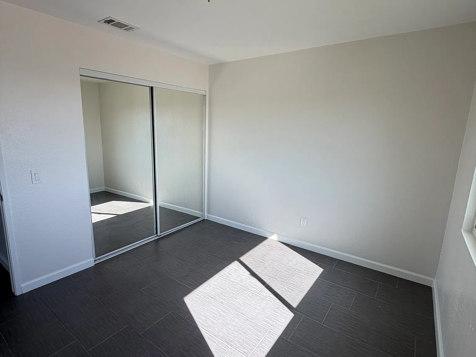 2 bed, 1.5 bath, 1100 sqft, $2,150 — Photo 2