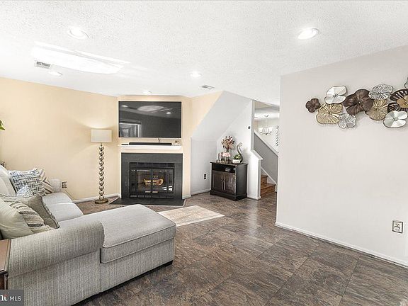 4th image of 19831 Larentia Dr