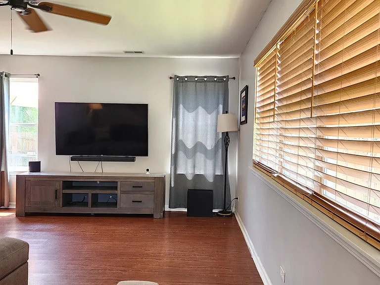 301 Wedgewood Cir #301 — Photo 5