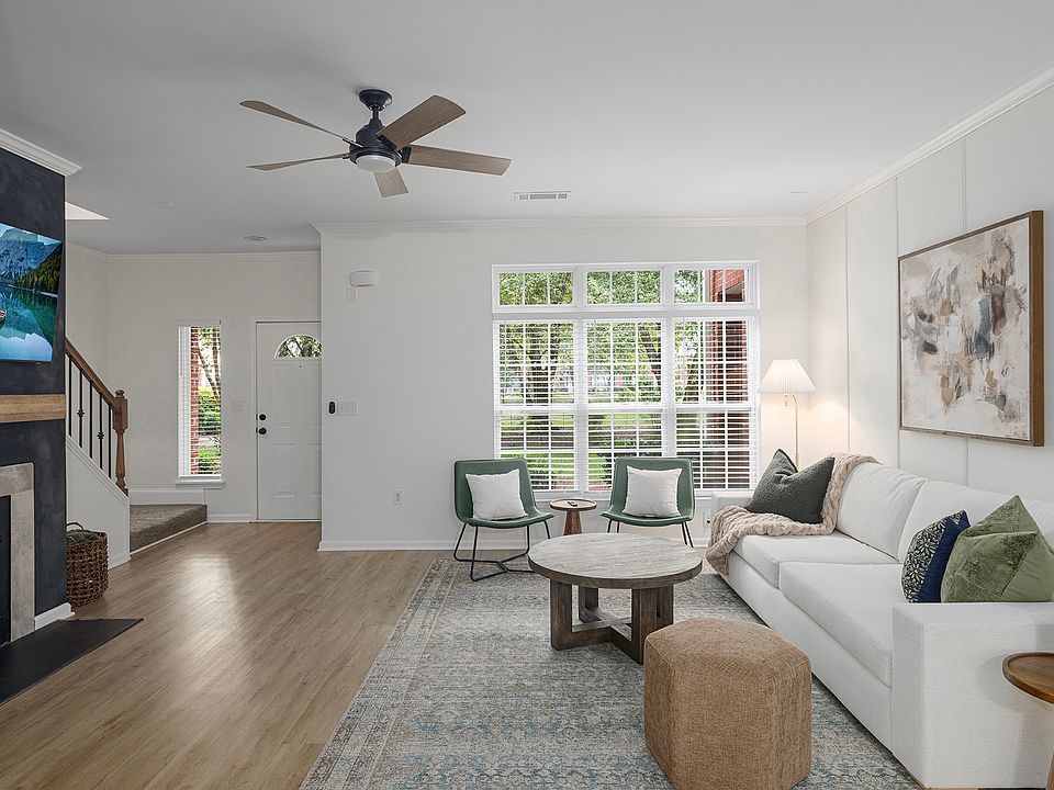 1st image of 1123 Central Park Cir