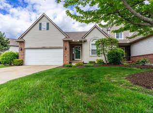 1594 Princewood Blvd, Howell, MI