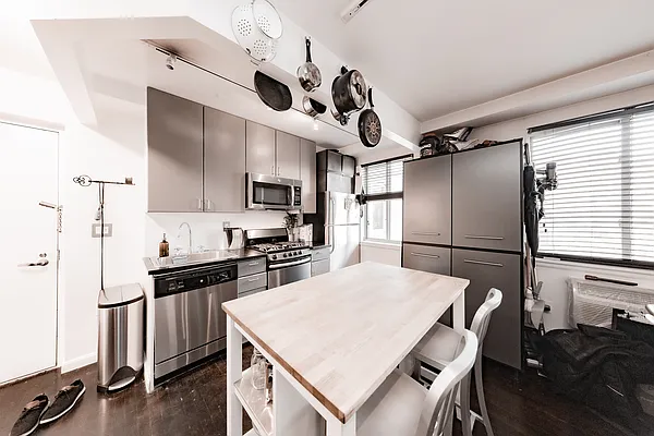 Rented by The Downtown LLC | media 37