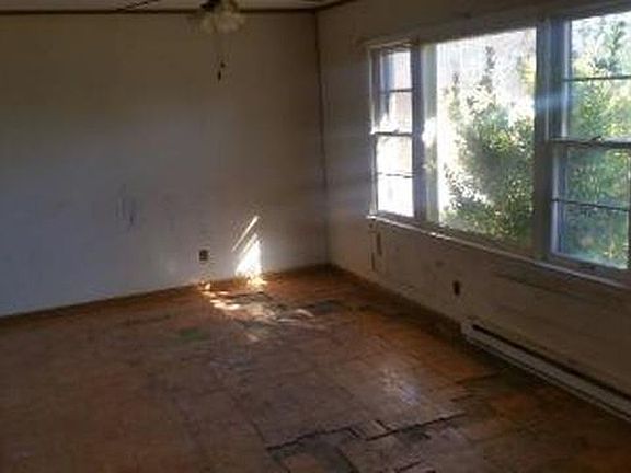 3rd image of 180 Noonkester Dr