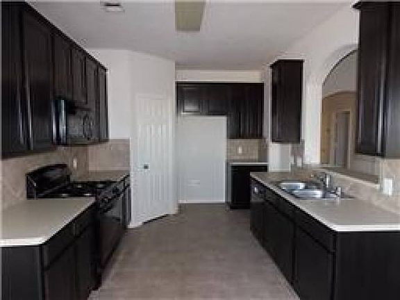 2nd image of 4814 Pelican Bay Ln