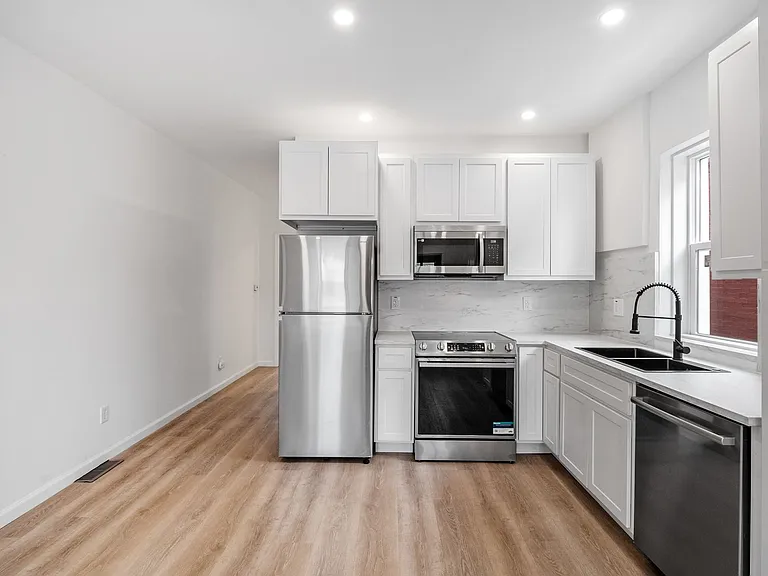 4337 Fyler Ave — Photo 8