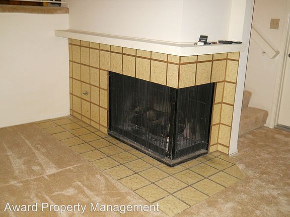 3rd image of 4024 La Jolla Village Dr