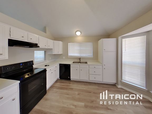 5th image of 2223 Cromwell Dr