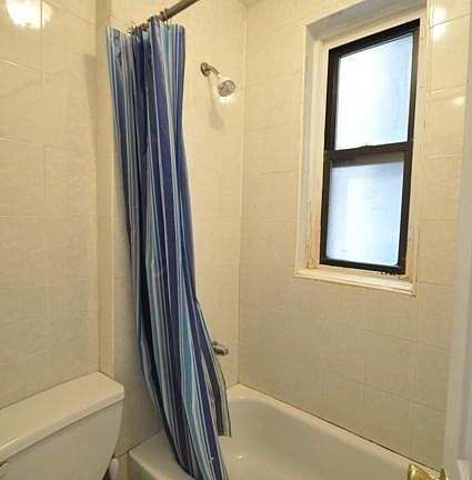 5th image of 424 Amsterdam Ave APT 5N