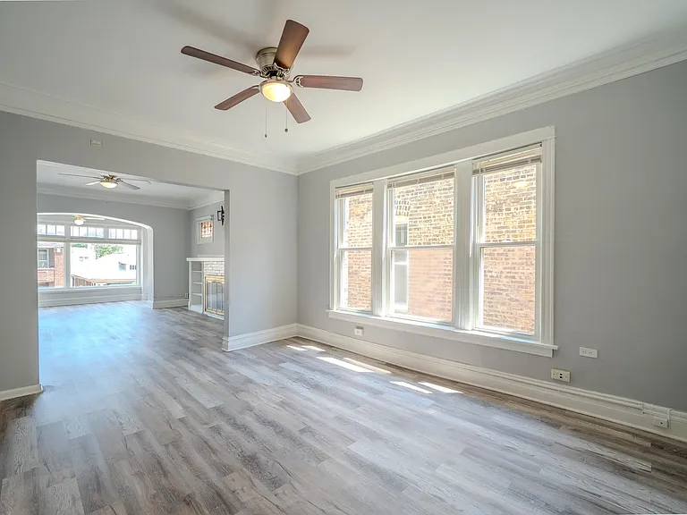 7916 S Throop St — Photo 15