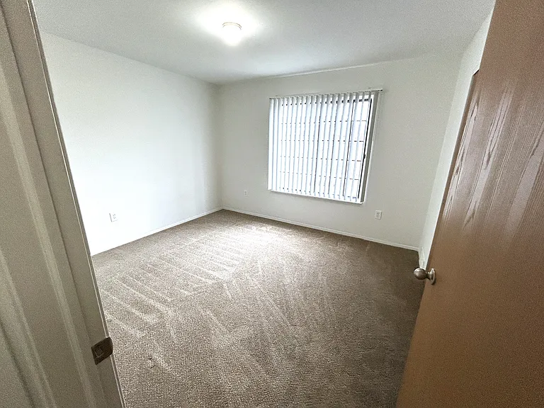 Thornridge Apartments — Photo 35