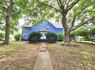 68 1st St, Plainfield, CT 06374