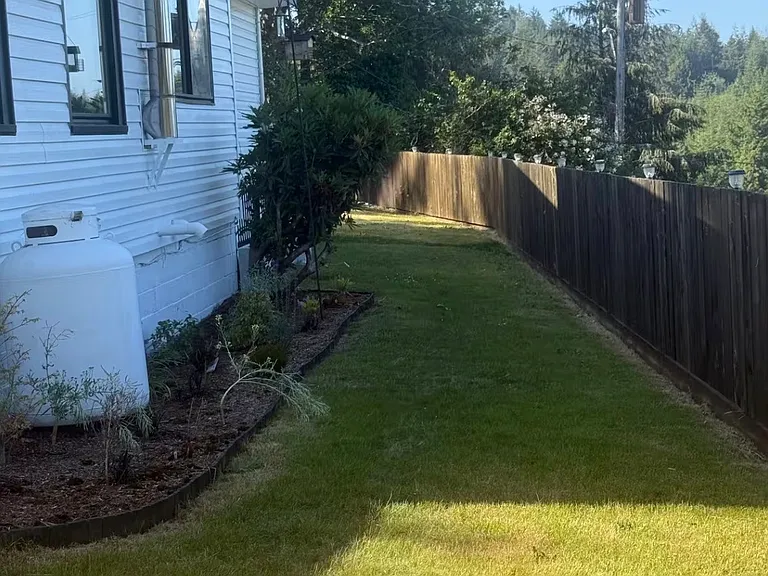 1398 Oregon Ave — Photo 38