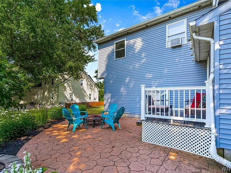 114 Flohr Ave — Photo 33