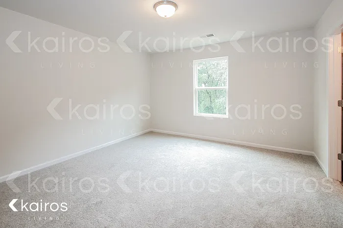 266 Christopher Street Ext — Photo 10