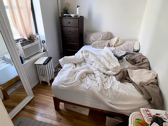 5th image of 152 8th Ave APT 5N