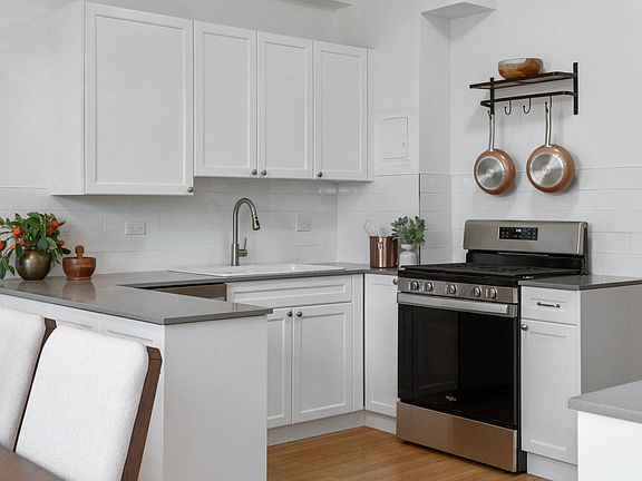 5th image of 617 W End Ave #15A