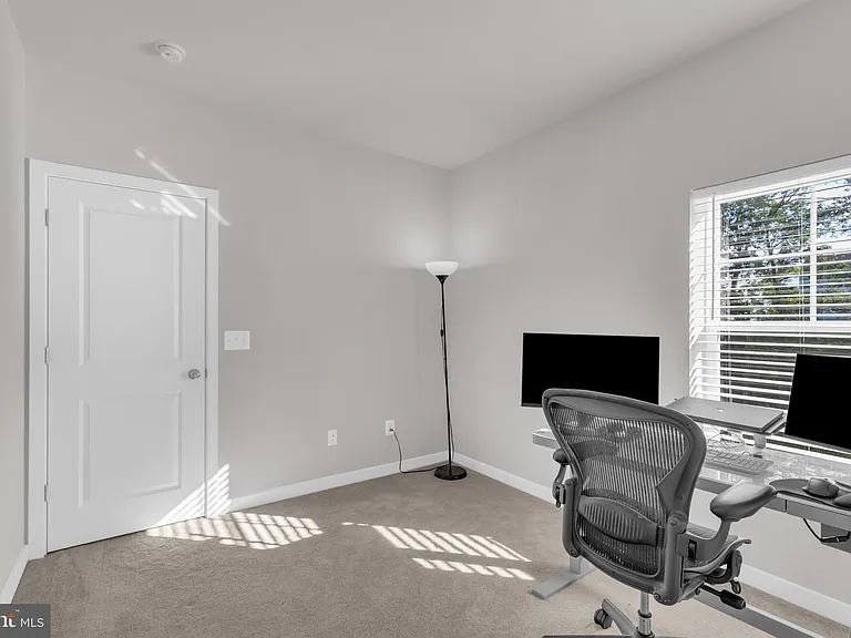 131 Thornton Way — Photo 37