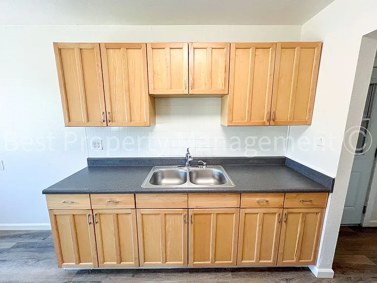 4906 Jensen Rd — Photo 10
