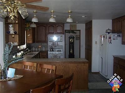 5th image of 9535 E Avenue T2