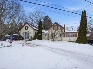 51 Mountain Ave N, Hamilton, ON L8G 3N6