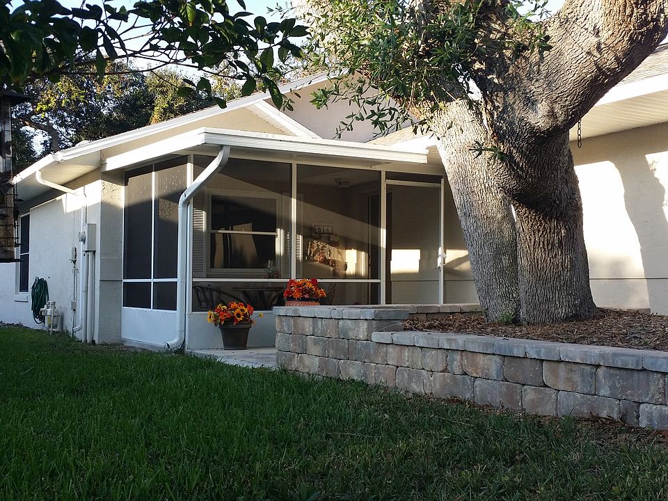 Front west side of house.